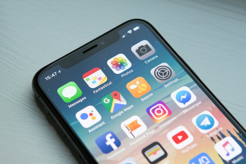 Smartphone en cours de réparation